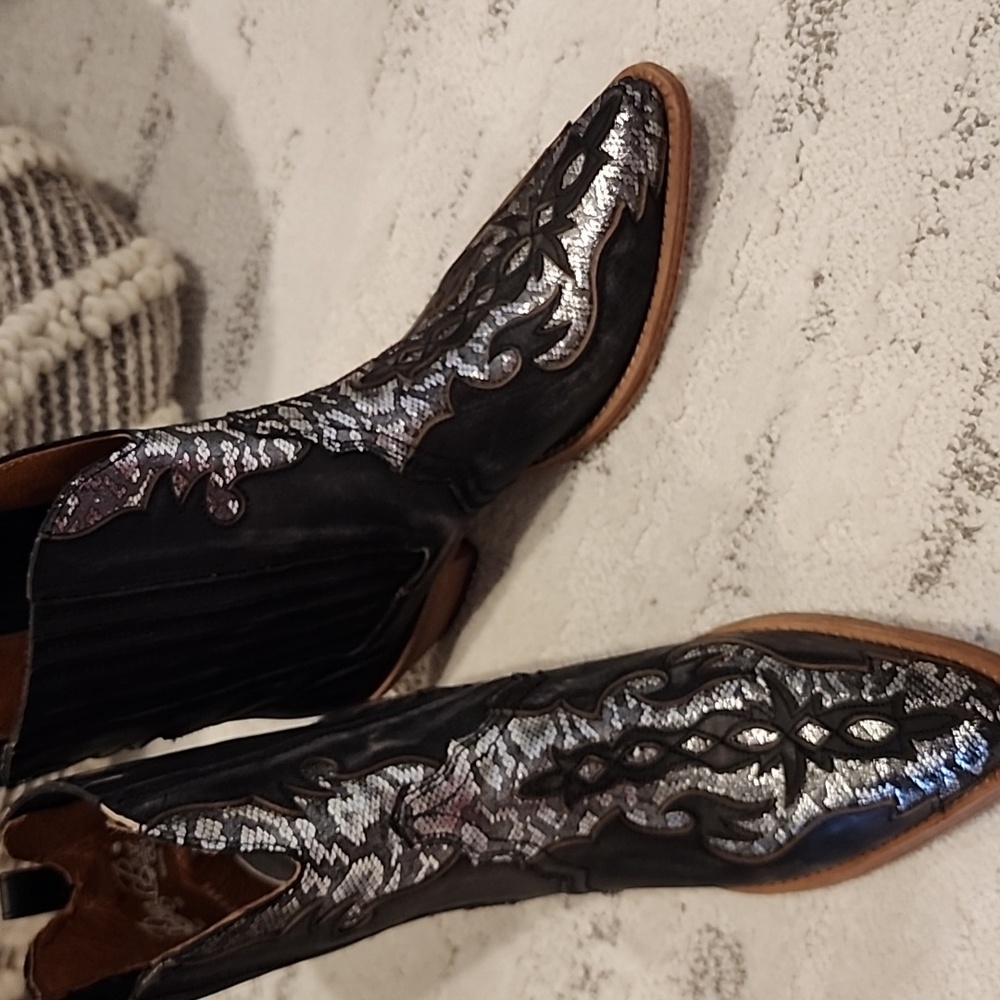 Dan POST Women's Shay Black and Silver Western Boots - Picture 7 of 7